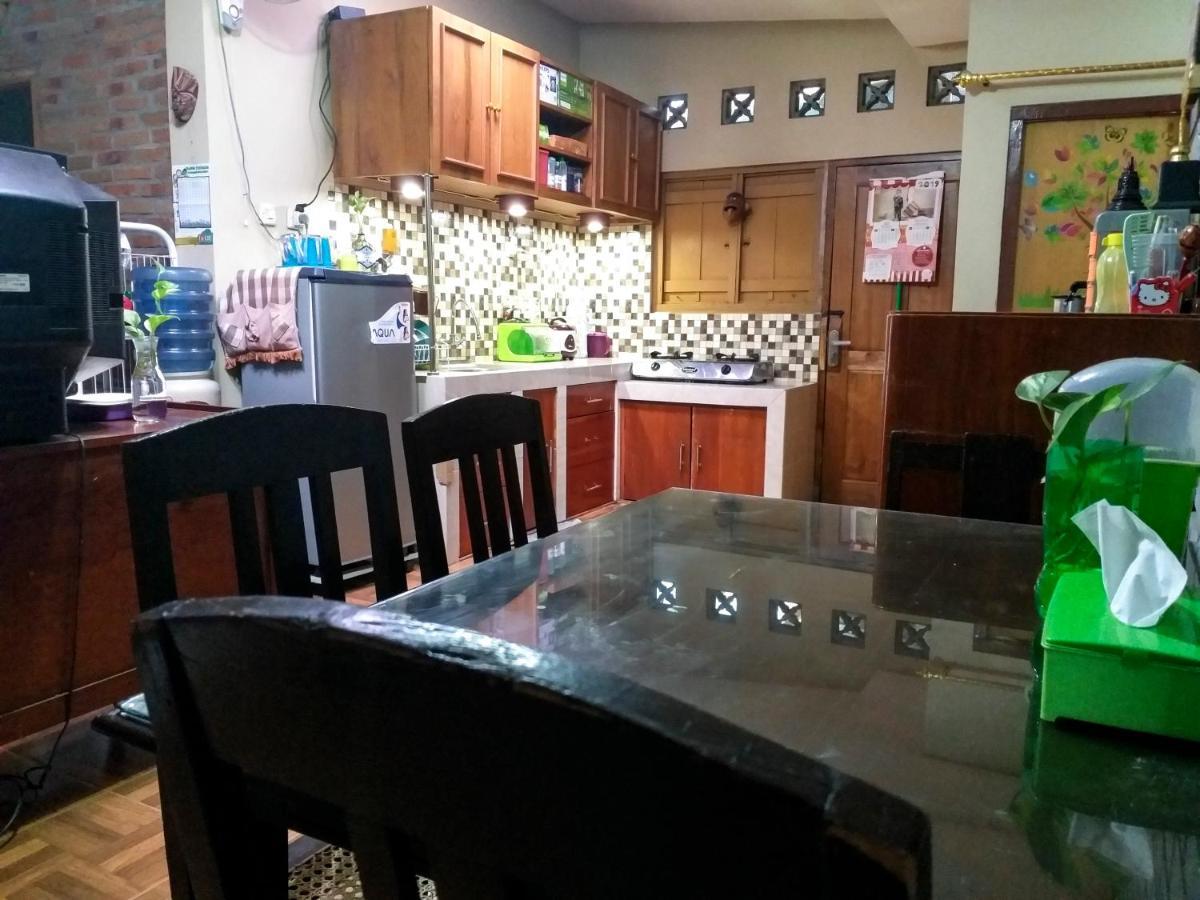 Ngampilan Backpacker Hostel Yogyakarta Exterior foto